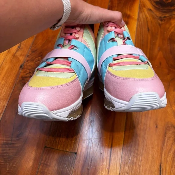 NEW YRU Qozmo Aiire Pastel Rainbow Light up High Top Sneakers 8